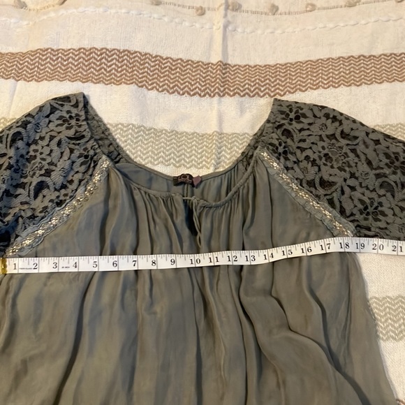 Lola made in Italy silk blouse size L - Picture 9 of 10